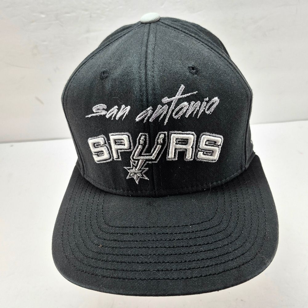 NWT Vintage Adidas San Antonio Spurs Script Snapback Hat - Black/Silver